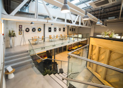 PETROF Hall - PETROF Café, ADONIS PROJEKT, spol. s r.o.