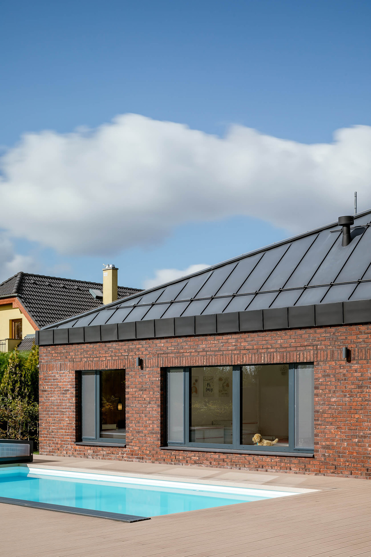 Přízemí domu napojené na zahradu.