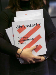 Vyšla nová publikace Dřevostavby: Nová éra udržitelných staveb