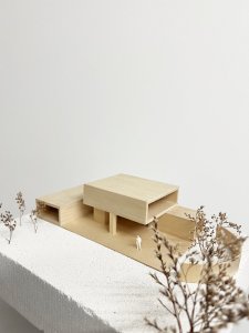 model (Cihlový dům v Pardubicích; architekti Jakub Dvořák a Michal Bílek)