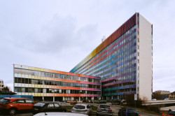 Protože se dochovalo tak málo, mohla v prosinci 2023 Městská část Praha 10 vydat povolení k demolici. Konec Chemapolu však nastal už mnohem dřív. O tom, že tady jednou nebude, se rozhodlo už začátkem nultých let. Při rekonstrukci v roce 2003, kdy z něho byly „vytrhány“ všechny vnitřky a plášť natřen na barevno. Právě z těchto důvodů totiž později nedostal památkovou ochranu.