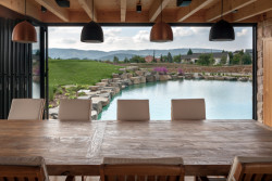 Vila s krytým bazénem od Petra Dobrovolného