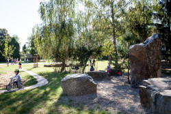 Zahrada základní a mateřské školy v Kolodějích, Skupina