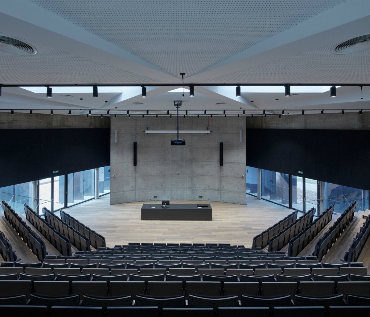 Výukové centrum VŠPJ, Qarta Architektura