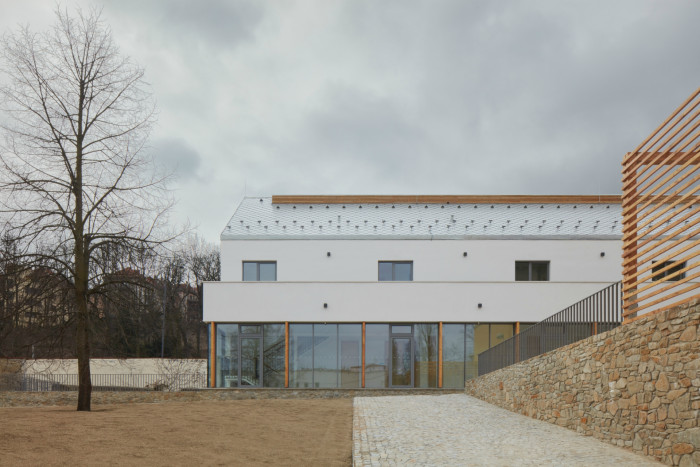 Přístavba Katolického gymnázia v Třebíči, Ateliér Tišnovka