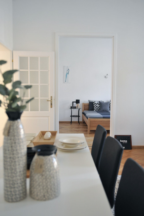 Villa Kovács, Jaro Krobot, Ivo Flimmel