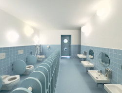 Pohled do umývárny, tentokrát modré. (Mateřská škola ve Fulneku od XTOPIX)