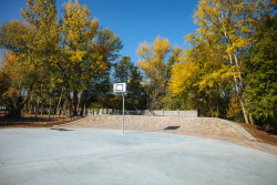 Volnočasový areál v Praze v Čakovicích, U / U Studio.