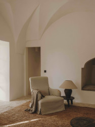 Studio Andrew Trotter - Rekonstrukce historické budovy na jihu Itálie: Interiéry celého objektu zdobí zachované klenuté stropy