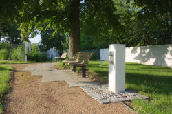 Sloupek na čerpání vody  (Rekonstrukce hřbitova v Pátku, Tomáš Podrázský)