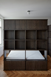 Interiér pražské garsonky na Žižkově od ateliéru ORA