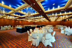 Současná podoba společenského sálu hotelu. Foto: Národní památkový ústav