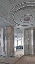 Na stropech je možné najít i kruhové otisky tvořené lany a kabely (2b) - foto