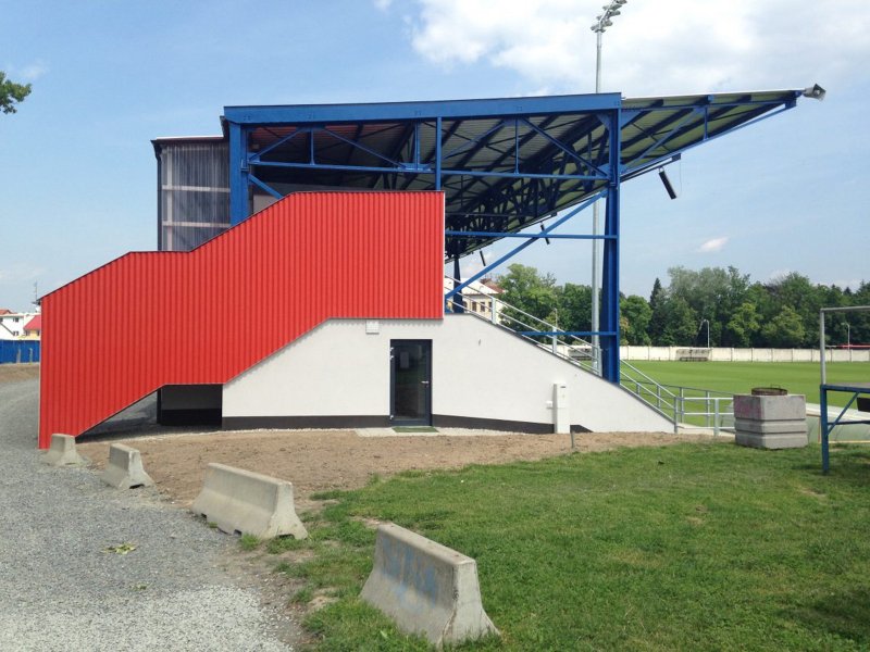 Rekonstrukce a zázemí fotbalové tribuny, Olomouc-Řepčín, 2015, Barbora Šimonová, Petra Gajdová