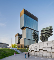 Kulturní zóny Katovic má novou dominantu. Studio Medusa group realizovali mrakodrap a kancelářský komplex .KTW