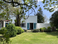 Jaroslav Fragner - Letní dům se soláriem Milči Mayerové, 1936. Pohled ze zahrady