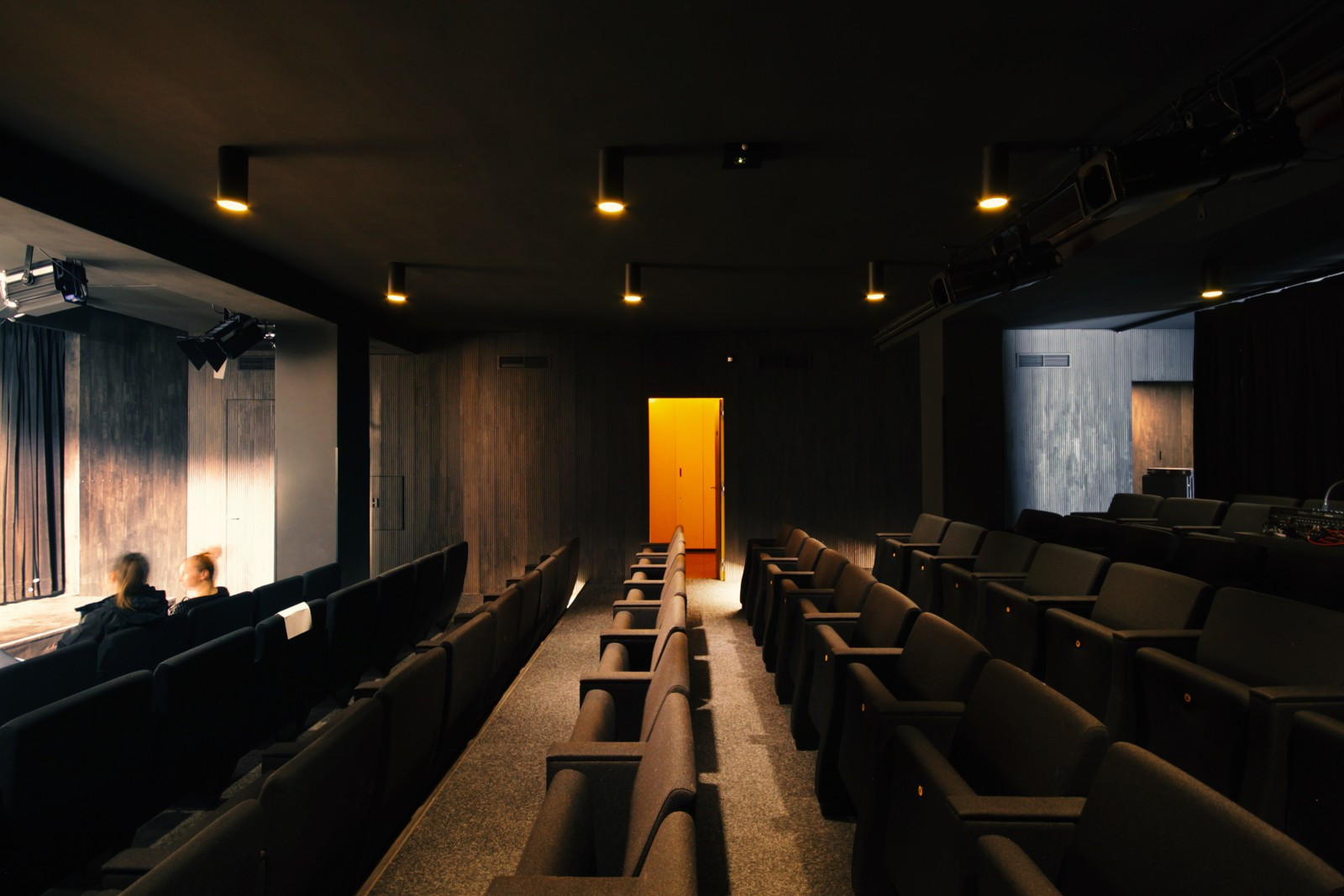 VIOLA centrum pro umenie, zerozero