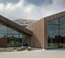 Rozšíření mezinárodní školy Ikast-Brande na komunitní a sportovní centrum od C.F. Møller Architects