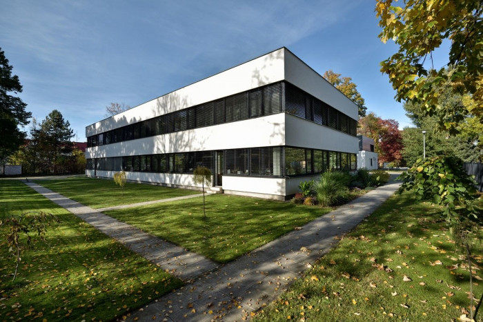 Restless, Atelier38,