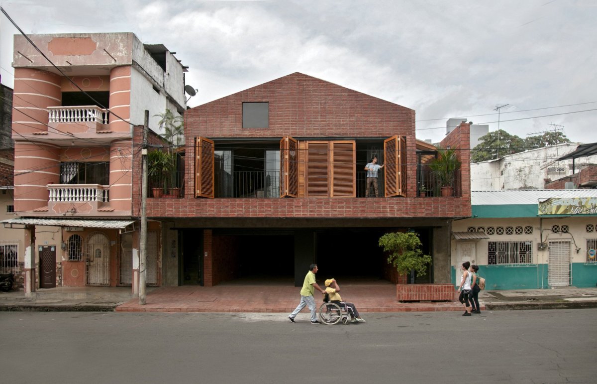 Vzdělávací La Casa que Habita v ekvádorském Babahoyo od Natura Futura Arquitectura