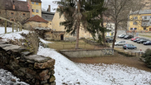 Původní stav před revitalizací, březen 2021 (Pivovarské terasy; Steiner a Malíková krajinářští architekti, Roman Brychta Architekti)