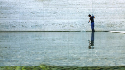 Ilustrační foto k dokument o vzniku a znovupostavení německého pavilonu v Barceloně Mies on Scene. Barcelona in Two Acts.
