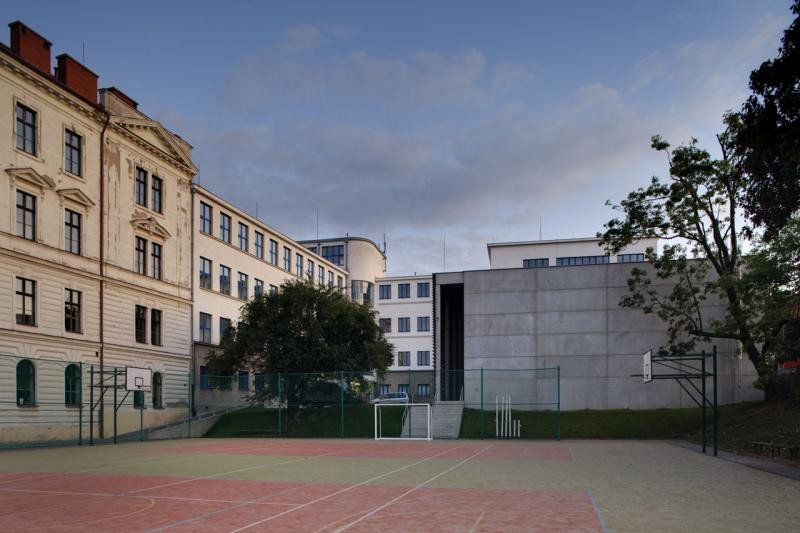 Basketbal za slunolamy