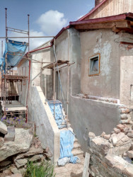 Rekonstrukce historického domu v Šatově, Hlinaři