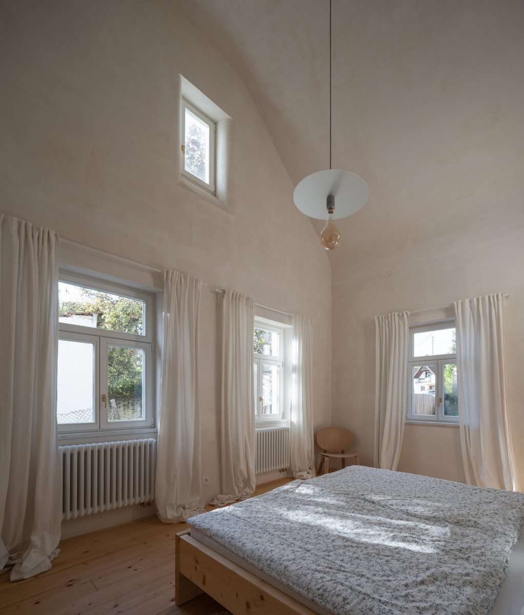 Víkendový dům v Bukovanech od studia SENAA architekti