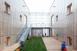 Hlavní cenu přehlídky Česká cena za architekturu 2019 získala Mateřská škola Nová Ruda od Petra Stolína a Aleny Mičekové