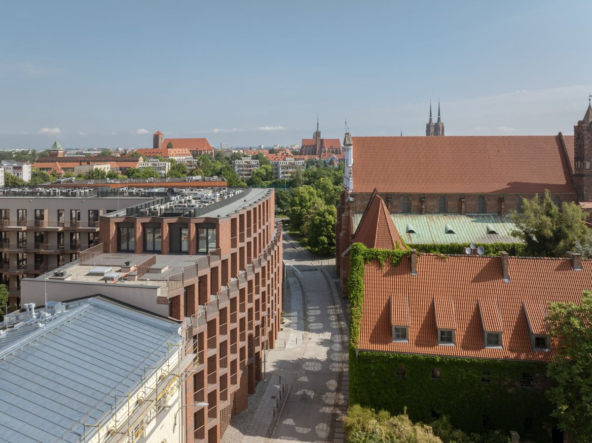 Autory návrhu je studio Maćków Pracownia Projektowa. 