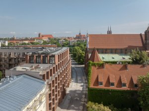 Autory návrhu je studio Maćków Pracownia Projektowa. 