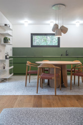 Architektka Tereza Čudová Ajmová zrekonstruovala dřevostavbu na Nymbursku.