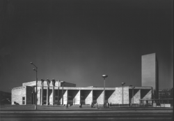 Istropolis čili Dům odborů techniky a kultury v Bratislavě z let z let 1959 - 1981. Jeden z těch, co nepřežily přechod do nové doby. Přes protesty odborníků i veřejnosti byl zbořen. Navrhli Ferdinand Konček, Iľja Skoček a Ľubomír Titl, 