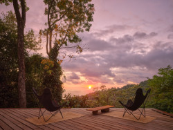 Střešní terasa s výhledem na západ slunce a oceán ((Studio House na Kostarice, Formafatal))