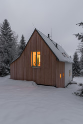 Chata v Jizerských horách od architektky Kateřiny Margoldové