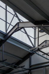 White Shed - zemědělské dílny Opatov, Atelier 111 architekti/ Veronika Indrová, Jiří Weinzettl