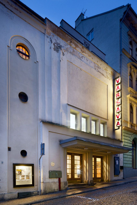 Spolek Zachraňme kino Varšava, KINOKAVÁRNA, Rekonstrukce foyer kina Varšava v Liberci - foto