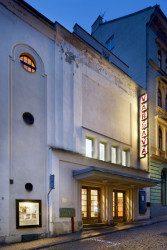 Spolek Zachraňme kino Varšava, KINOKAVÁRNA, Rekonstrukce foyer kina Varšava v Liberci - foto