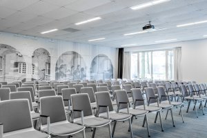 Společnost Wiesner-Hager je odborníkem na kancelářskou architekturu. Mimo to ale vybavuje eventové a konferenční prostory kulturních domů, hotelů a škol