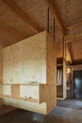 Dům za zdí, Mjölk architekti