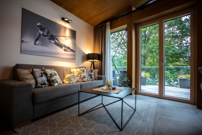 Vizuální propojení s exteriérem (Dům Chaleyott; arch. návrh Arch Zone, generální dodavatel VESPER HOMES)