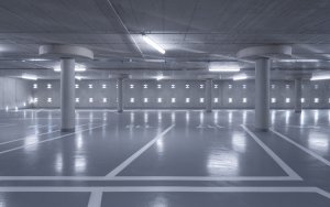 Parkovací dům od Zdeňka Fránka v Dolních Břežanech