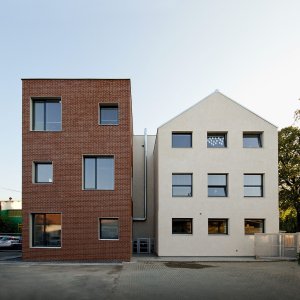 Architekt Ondřej Tuček, Přístavba a rekonstrukce obecní školy Hovorčovice – foto