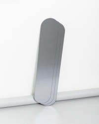 Galerie THE DESIGN zve na vernisáž výstavy On Chair – Balancing on the Edge of Comfort 21.6. od 18h