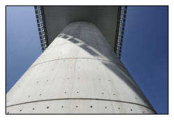 Most svatého Jiří stojí nad Janovem už tři roky. Navrhl ho architekt Renzo Piano jako památník i symbol naděje