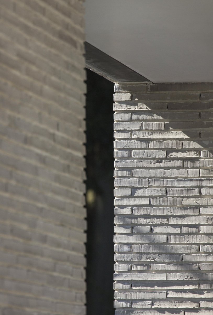 Cihly Joseph Bricks mají nezaměnitelný charakter ruční výroby a jedinečné odstíny. (na obrázku projekt Venray)