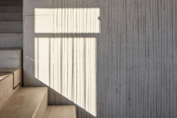 Architekti z Ateliéru stavebních konstrukcí realizovali v pražských Čakovicích skladové haly