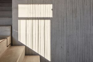Architekti z Ateliéru stavebních konstrukcí realizovali v pražských Čakovicích skladové haly