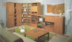 Šmídkův nábytek s názvem Oslava z počátku 80. let navázal na starší skladebné systémy, jednotlivé prvky umožnily vytvářet vysoké i nízké sestavy určené do obývacích pokojů, po doplnění o pracovní stoly byl vhodný i pro zařízení kanceláří. Nábytek charakteristický svislými dýhovými pásy sesazovanými do parketového vzoru byl vyráběn řadu let v UP závodech Rousínov a později také ve společnosti Tusculum.